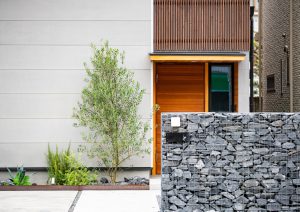 GARDENS GARDEN-玄関横-